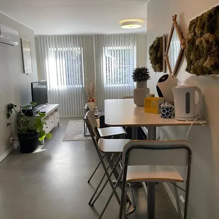 Ny Hybel Leilighet Med Eget Bad Og Egen Inngang *