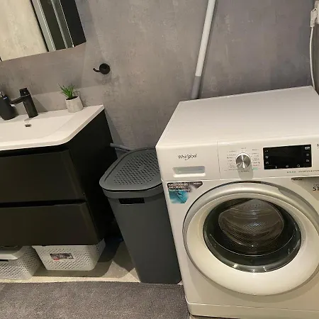 Ny Hybel Leilighet Med Eget Bad Og Egen Inngang Affittacamere *